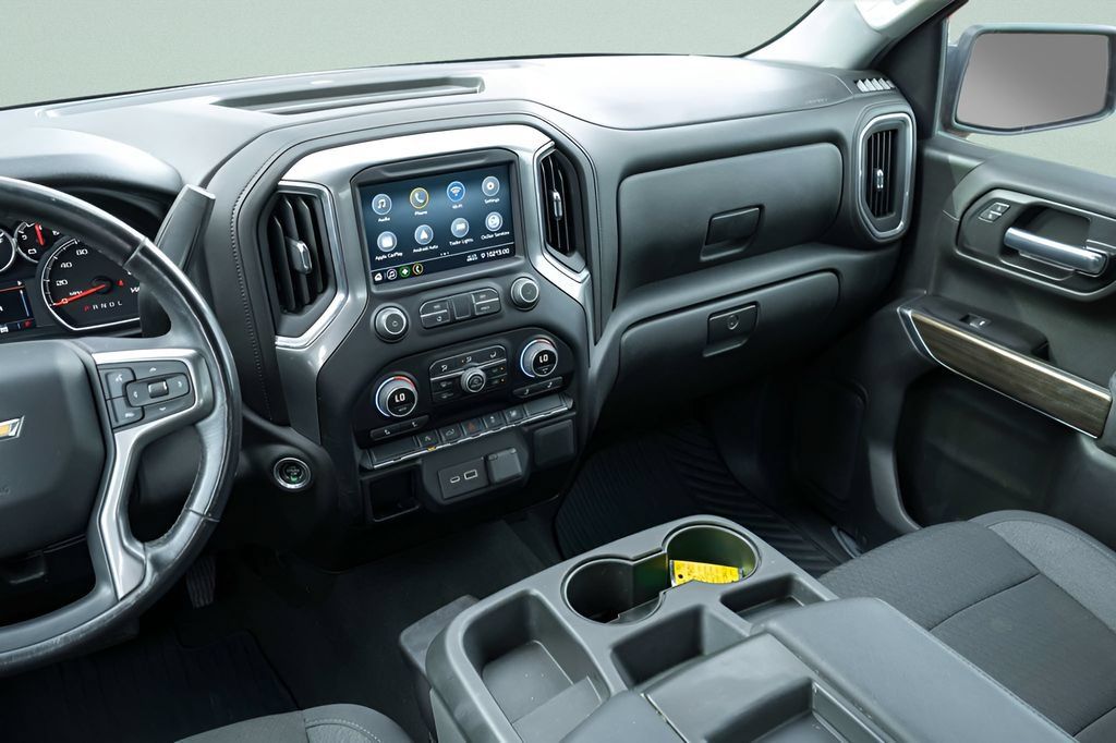 Used 2022 Chevrolet Silverado 1500 LT AWD/4WD image 18