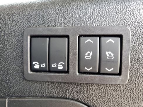 Used 2019 Chevrolet Suburban Premier w/ Premier Plus Edition image 8