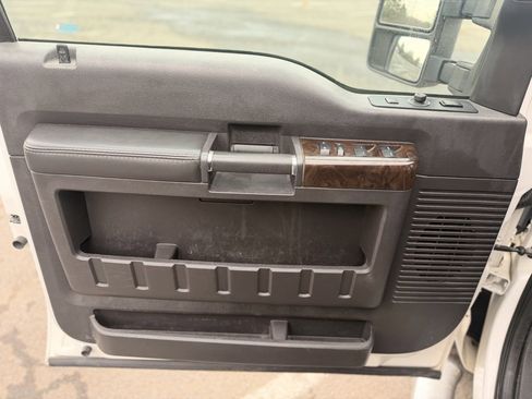 Used 2013 Ford F250 Platinum image 19