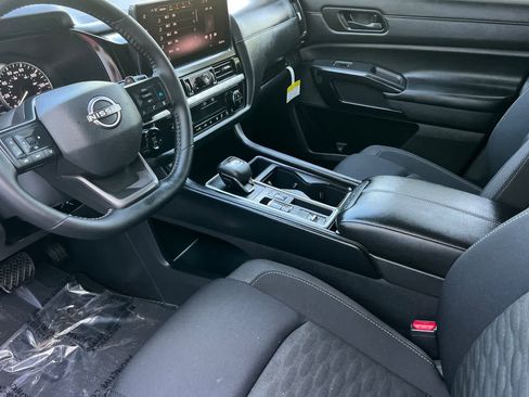 New 2026 Nissan Pathfinder SV image 12