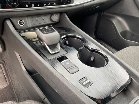 Used 2023 Nissan Rogue SV FWD image 8
