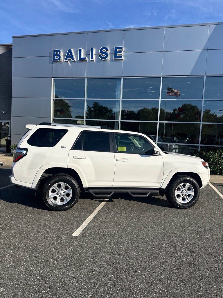 Used 2023 Toyota 4Runner SR5 AWD/4WD image 3