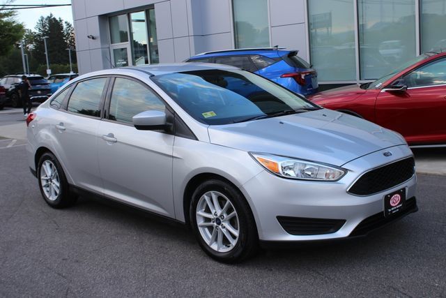 Used 2018 Ford Focus SE FWD image 1