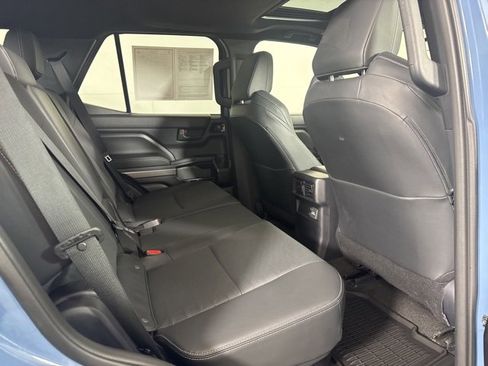 Used 2025 Toyota 4Runner TRD Off-Road Premium image 5