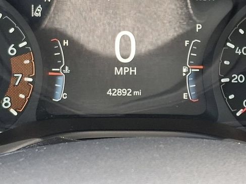 Used 2023 Jeep Compass Latitude w/ Sun and Sound Group AWD/4WD image 22