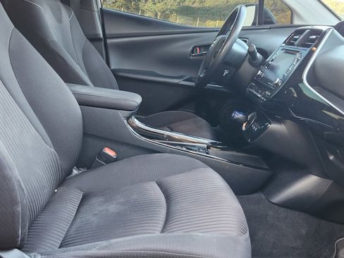 Used 2020 Toyota Prius Prime LE image 21