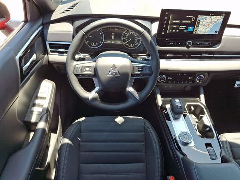New 2026 Mitsubishi Outlander LE AWD/4WD image 11