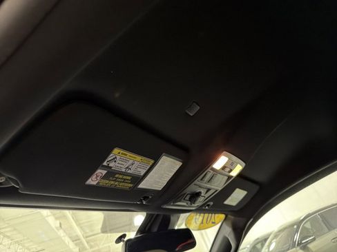 Used 2019 Toyota Tacoma TRD Off-Road w/ Technology Package image 10