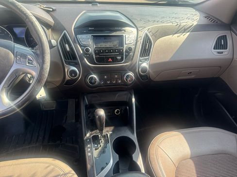 Used 2011 Hyundai Tucson GLS FWD image 10