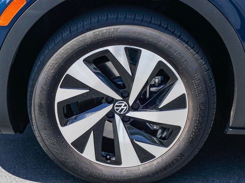 Certified 2023 Volkswagen ID.4 Pro AWD/4WD image 12