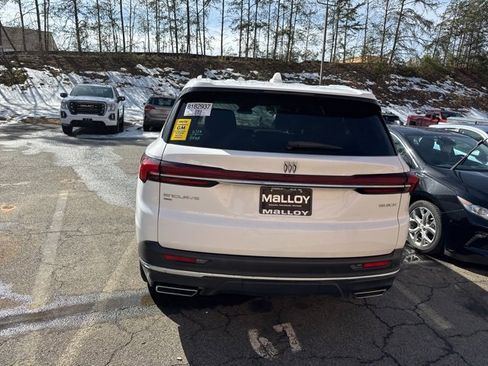 Used 2025 Buick Enclave Preferred image 6