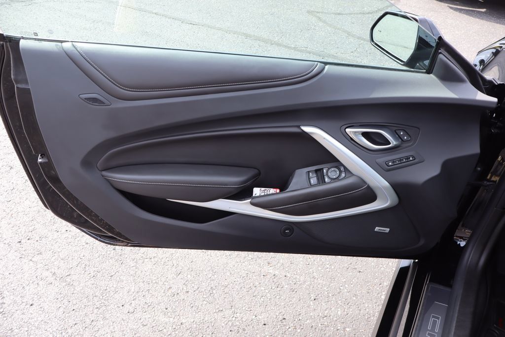 Used 2022 Chevrolet Camaro SS RWD image 4