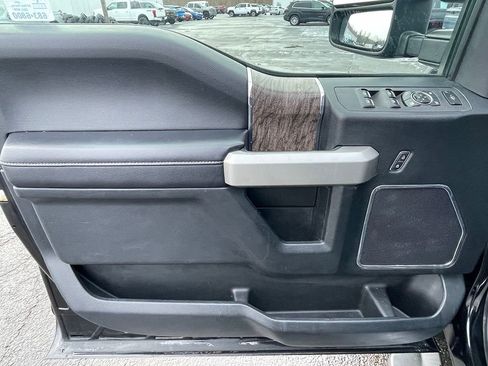 Used 2017 Ford F250 Lariat w/ Chrome Package image 21