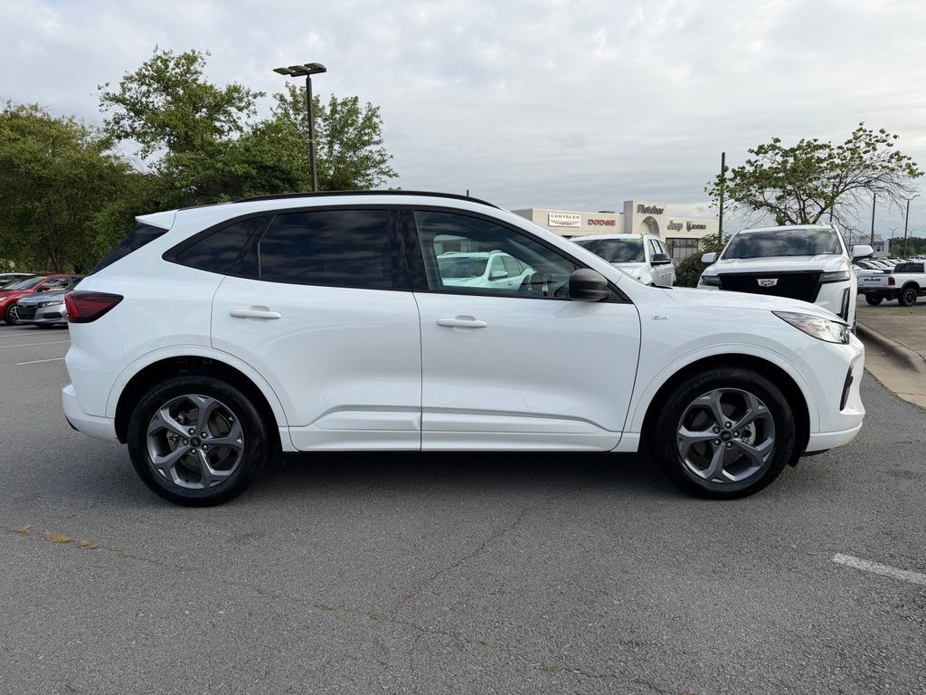 Used 2023 Ford Escape ST-Line w/ Tech Pack #1 FWD image 8