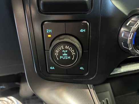 Used 2025 Ford F150 Lariat AWD/4WD image 23