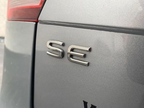 Used 2022 Volkswagen Tiguan SE R-Line image 17