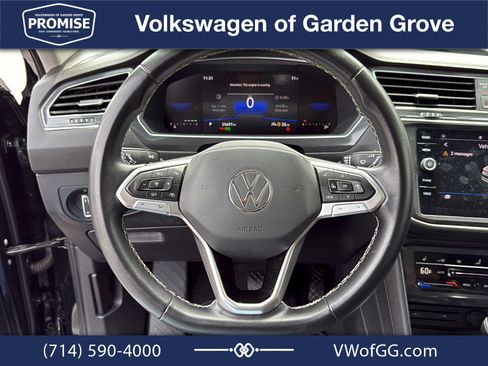 Used 2023 Volkswagen Tiguan SE w/ Panoramic Sunroof Package FWD image 19