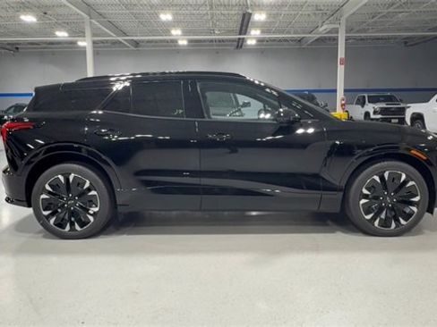 New 2026 Chevrolet Blazer EV RS image 3