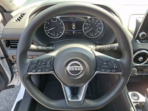 Used 2025 Nissan Sentra SV FWD image 21