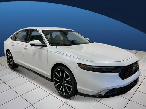 New 2025 Honda Accord Touring image 9