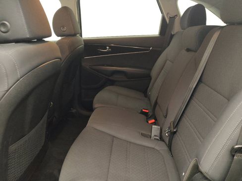 Used 2020 Kia Sorento LX AWD/4WD image 18