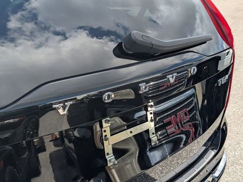 Certified 2025 Volvo XC90 T8 Plus w/ Protection Package Premier image 17