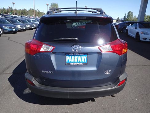 Used 2013 Toyota RAV4 XLE AWD/4WD image 4