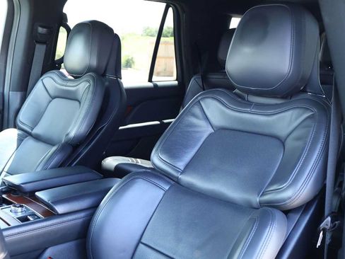Used 2024 Lincoln Navigator Reserve AWD/4WD image 11