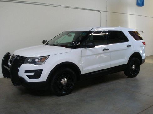 Used 2016 Ford Explorer 4WD Police Interceptor w/ Ready For The Road Package image 4