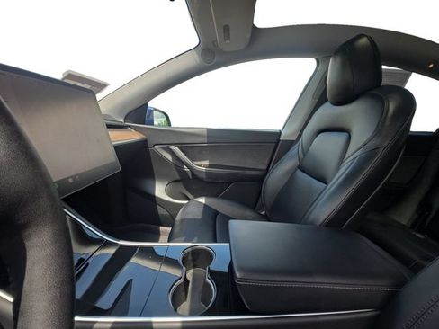 Used 2021 Tesla Model Y Long Range AWD/4WD image 11