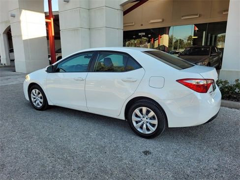 Used 2015 Toyota Corolla LE image 9
