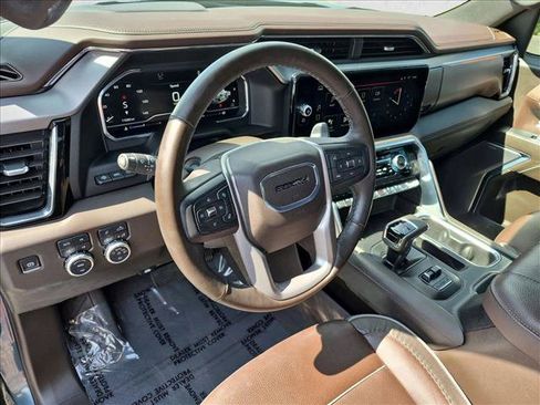 Used 2024 GMC Sierra 1500 Denali w/ Technology Package AWD/4WD image 9