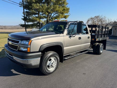 Used 2006 Chevrolet Silverado 3500 4x4 Crew Cab image 2