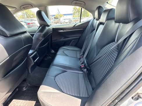 Used 2023 Toyota Camry SE FWD image 11
