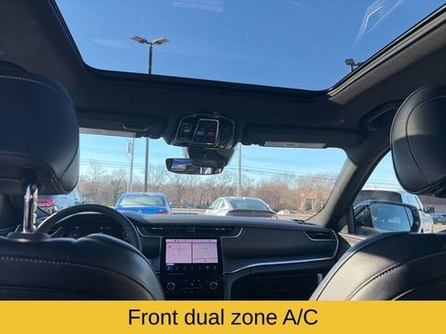 Used 2022 Jeep Grand Cherokee Overland image 12