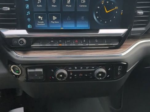 Used 2024 Chevrolet Silverado 1500 LT w/ Z71 Off-Road Package image 12