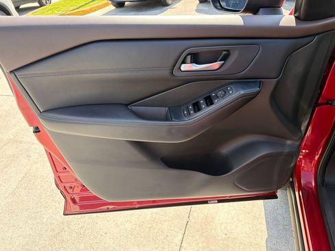 Used 2023 Nissan Rogue SV w/ SV Premium B Package FWD image 18
