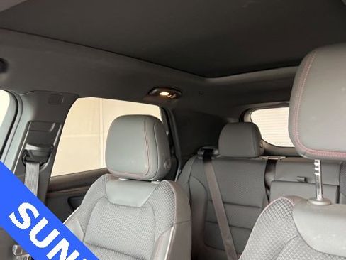 Used 2023 Chevrolet TrailBlazer RS w/ Sun and Liftgate Package image 2