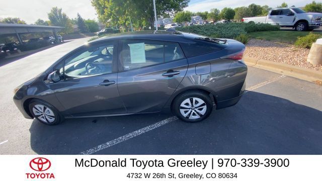 Used 2017 Toyota Prius Four FWD image 6