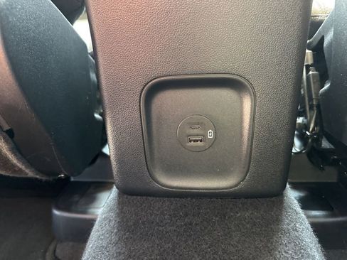 Used 2021 Ford Escape SE w/ SE Sport Appearance Package image 19