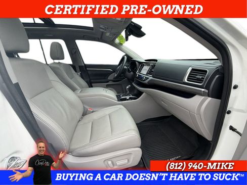 Used 2017 Toyota Highlander Limited Platinum AWD/4WD image 20