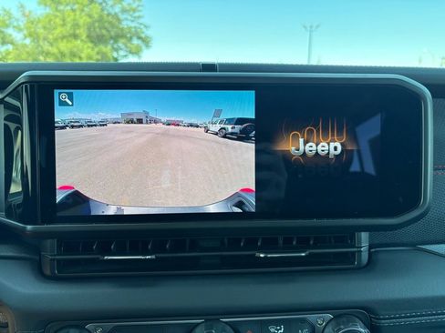 Used 2026 Jeep Gladiator Rubicon AWD/4WD image 21