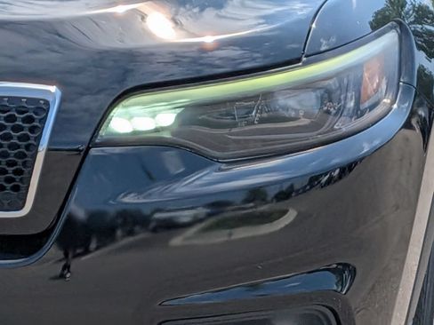 Used 2019 Jeep Cherokee Latitude Plus FWD image 9