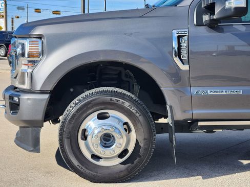 Used 2021 Ford F350 Platinum image 9