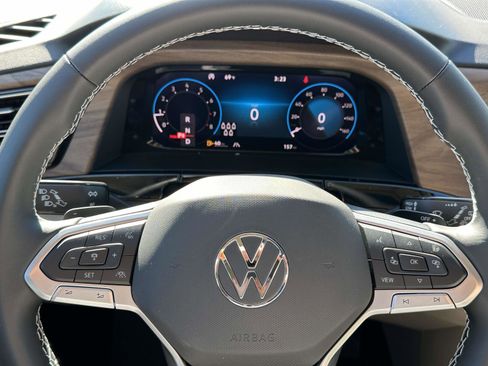 New 2025 Volkswagen Atlas SE image 22