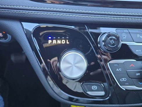New 2026 Chrysler Pacifica Select w/ S Appearance Package FWD image 21