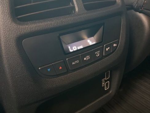 Used 2022 Honda Pilot TrailSport image 30