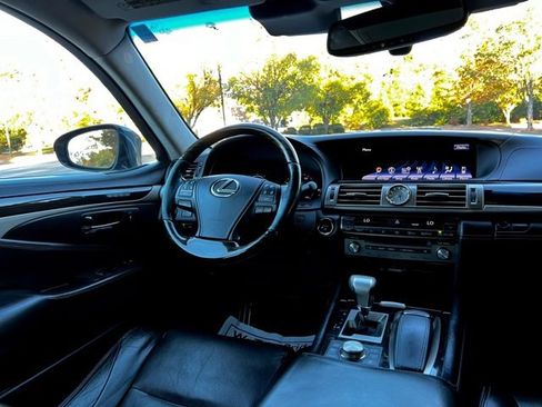 Used 2014 Lexus LS 600h L image 41