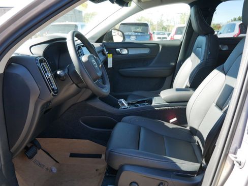 New 2026 Volvo XC40 B5 Plus w/ Protection Package Premier image 5