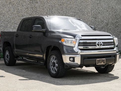 Used 2016 Toyota Tundra SR5 image 6